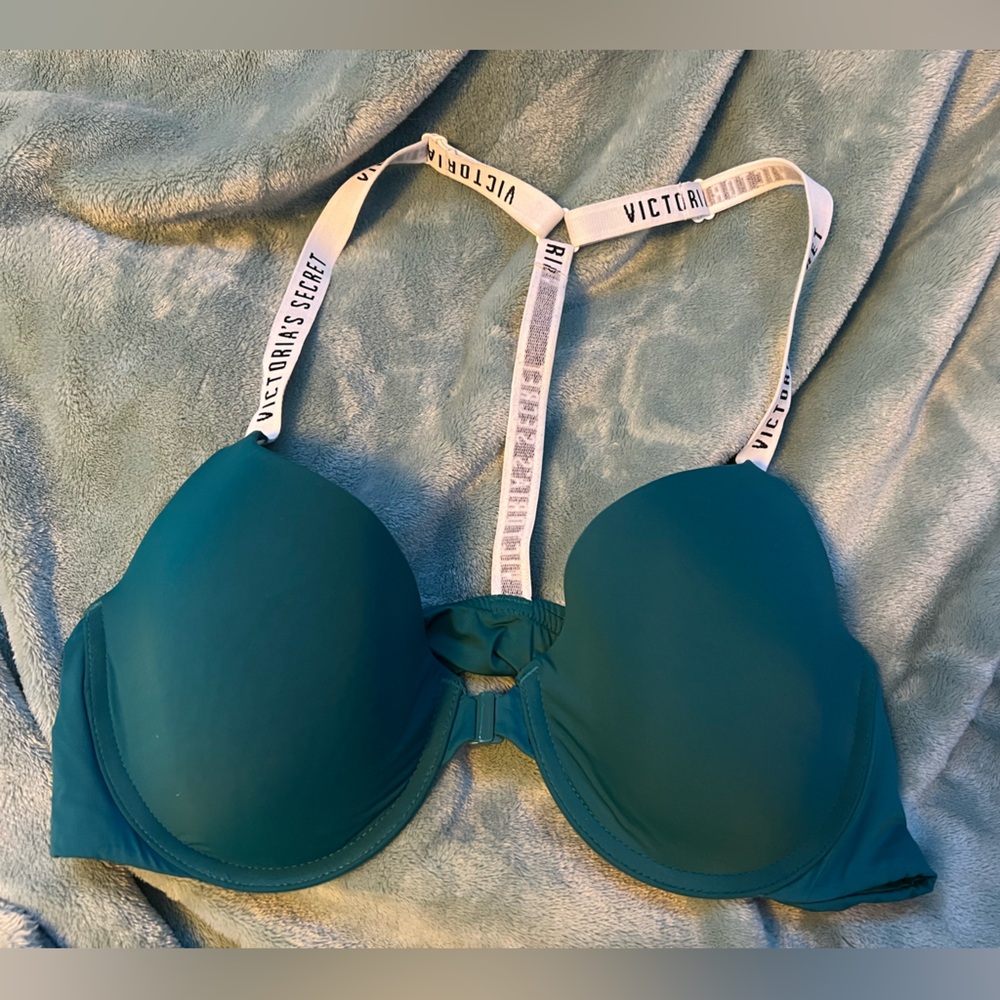 Victoria’s Secret Racerback Front Clip Bra
